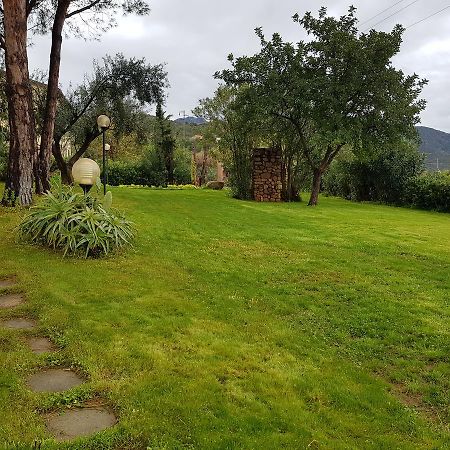 הוילה קאפוטרה Borgo Degli Ulivi Depandance מראה חיצוני תמונה