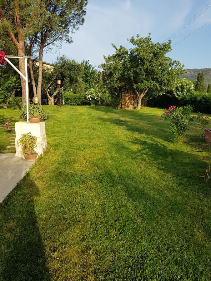 הוילה קאפוטרה Borgo Degli Ulivi Depandance מראה חיצוני תמונה